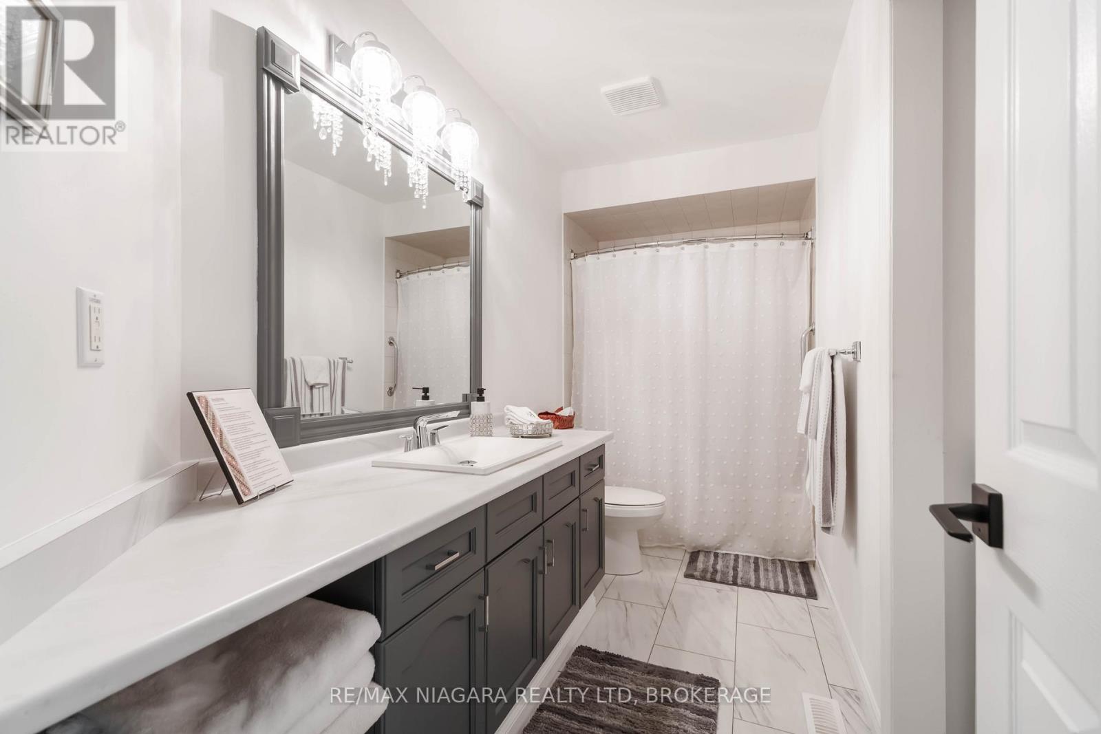 14 - 165 Main Street E, Grimsby, Ontario  L3M 1P2 - Photo 16 - X12631806