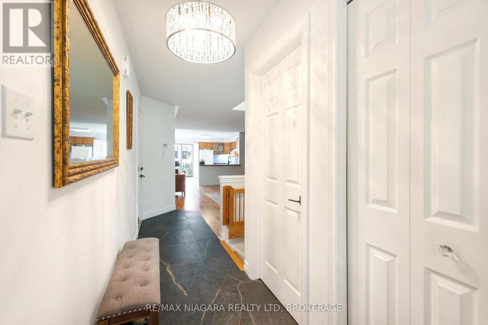 14 - 165 Main Street E, Grimsby, Ontario  L3M 1P2 - Photo 4 - X12631806