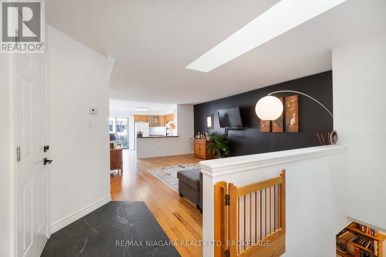 14 - 165 Main Street E, Grimsby, Ontario  L3M 1P2 - Photo 5 - X12631806