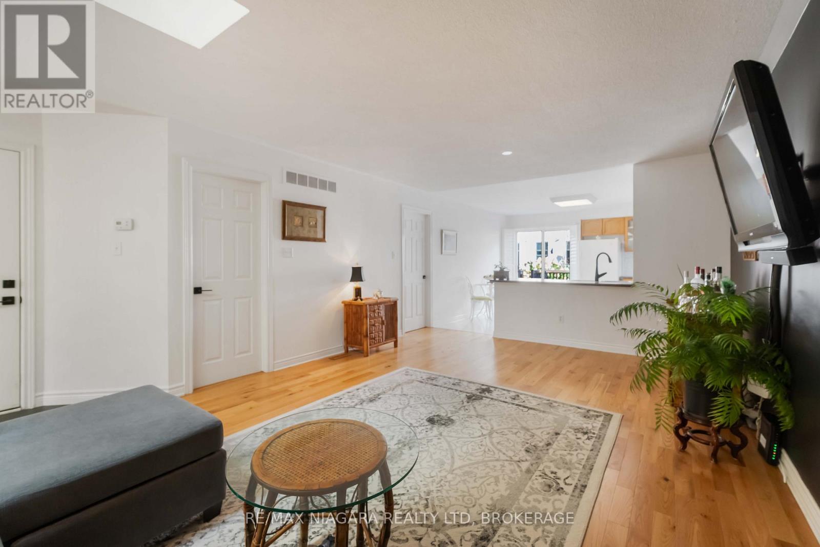 14 - 165 Main Street E, Grimsby, Ontario  L3M 1P2 - Photo 8 - X12631806