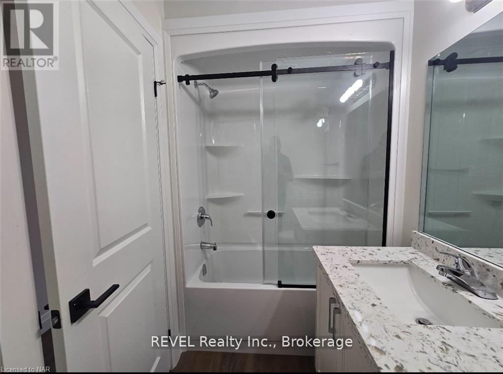 16 Warren Trail, Welland, Ontario  L3B 0N8 - Photo 10 - X12631932