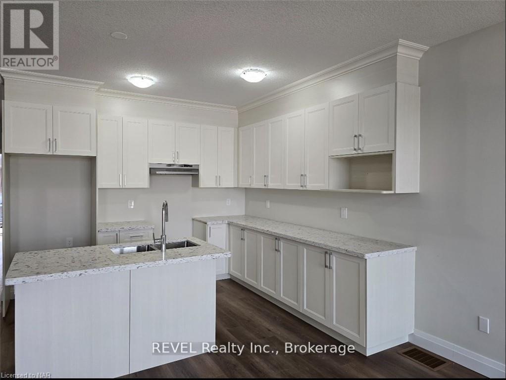 16 Warren Trail, Welland, Ontario  L3B 0N8 - Photo 3 - X12631932